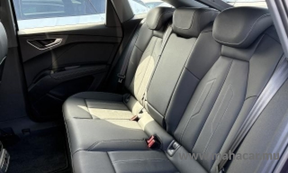 2023 AUDI Q4 photo 7