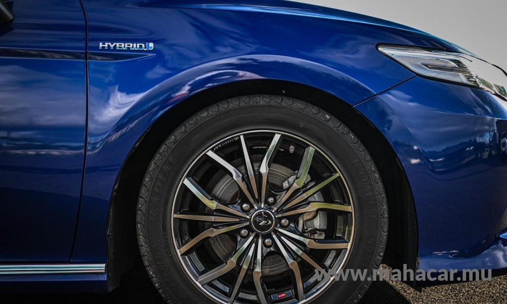 2019 Toyota Camry photo 6