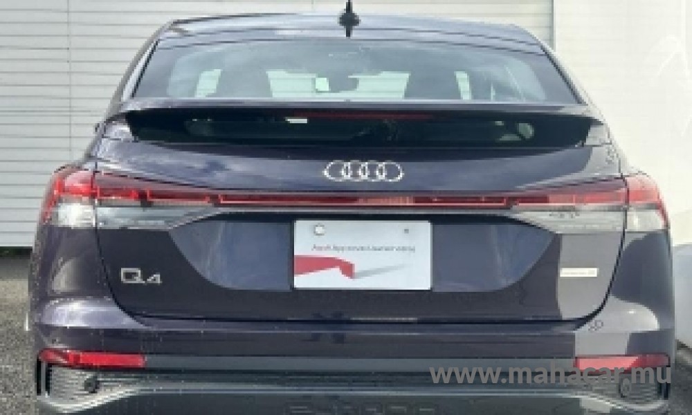 2023 AUDI Q4 photo 9