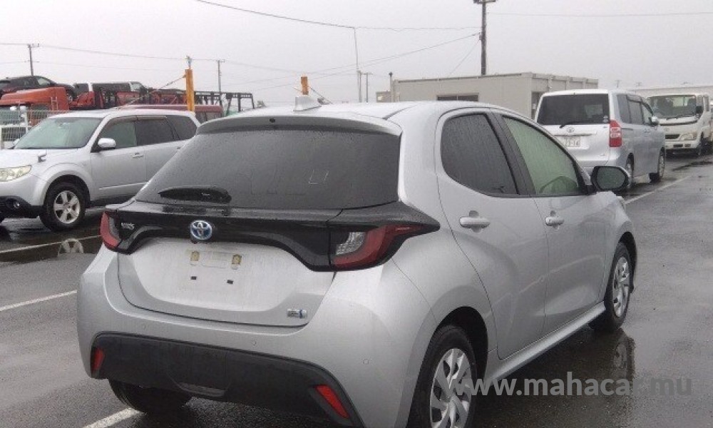 2021 Toyota Yaris Hybrid photo 4