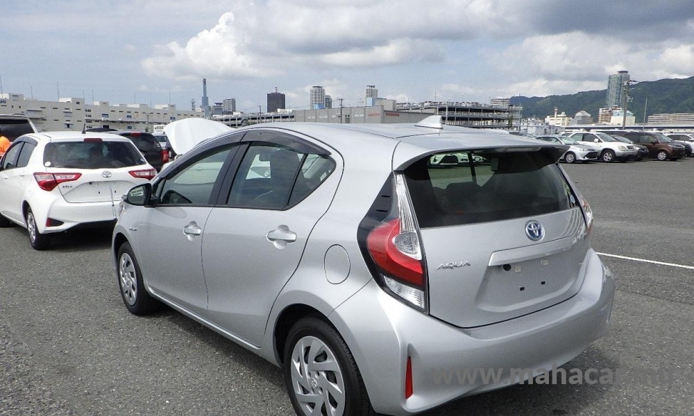 2019 Toyota AQUA photo 4