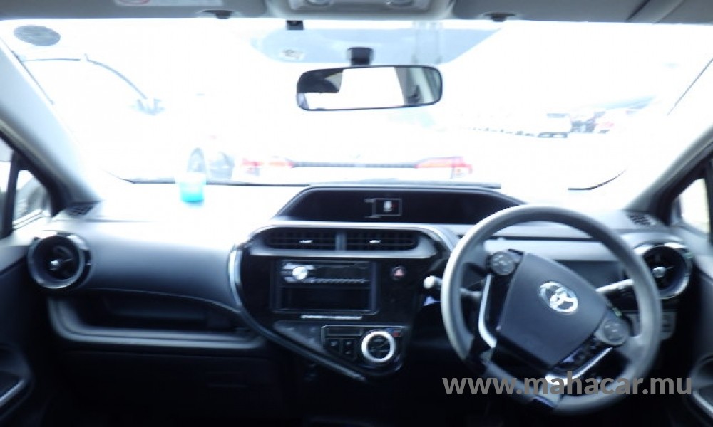 2019 Toyota AQUA photo 9