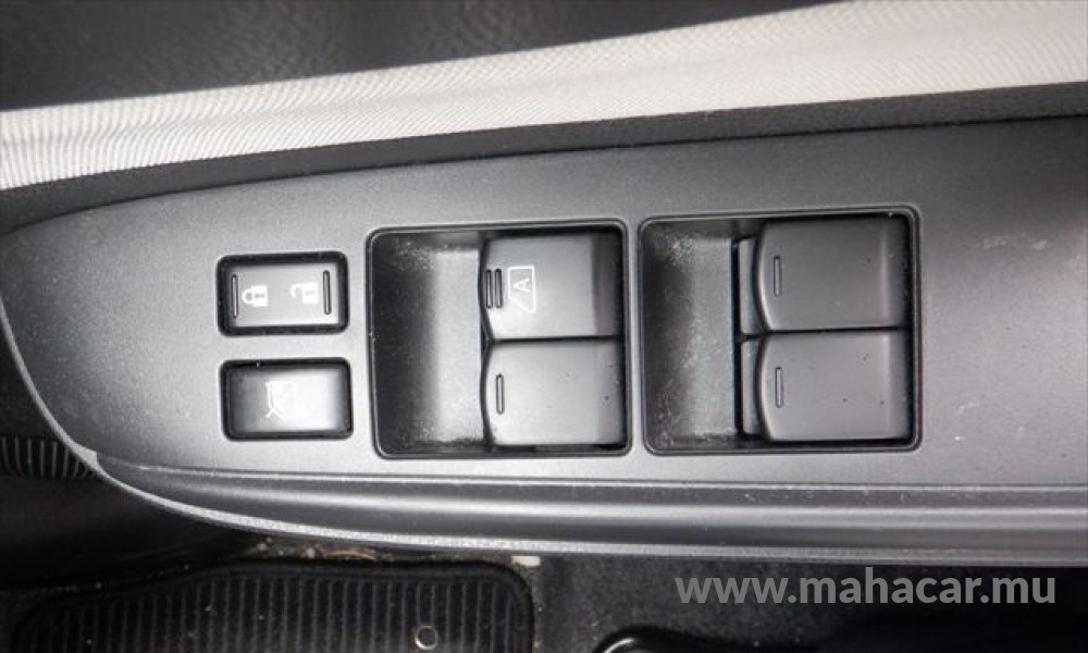2019 Nissan NOTE E-POWER photo 11