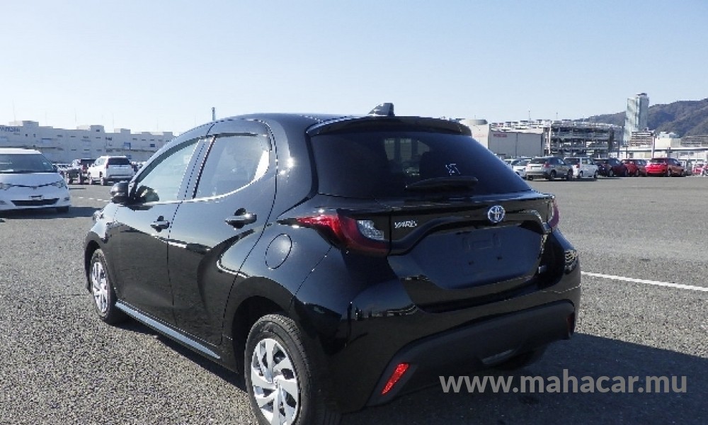 2022 Toyota Yaris Hybrid photo 8