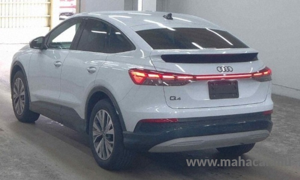 2023 AUDI Q4 photo 3