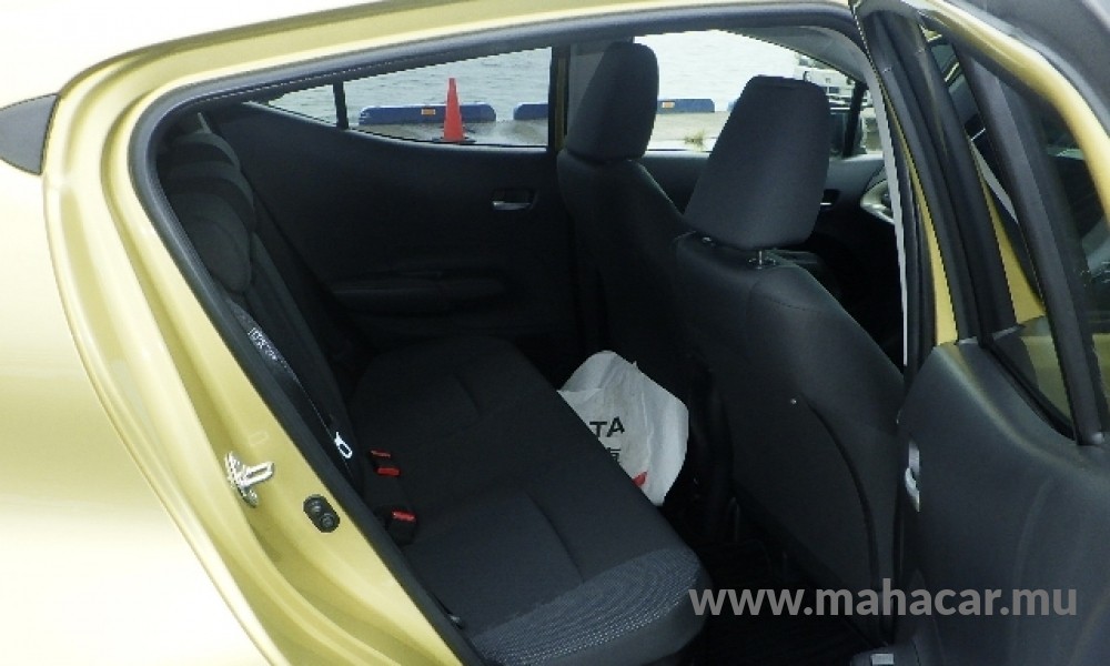 2021 Toyota AQUA photo 3