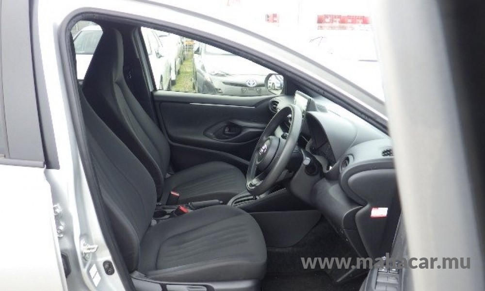 2021 Toyota Yaris Hybrid photo 8