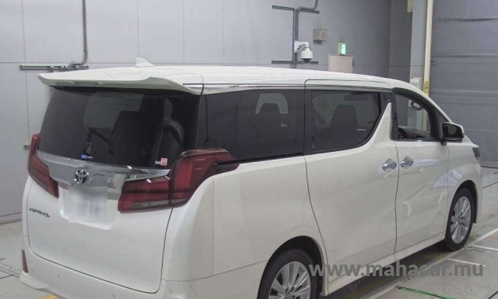 2021 Toyota Alphard photo 2