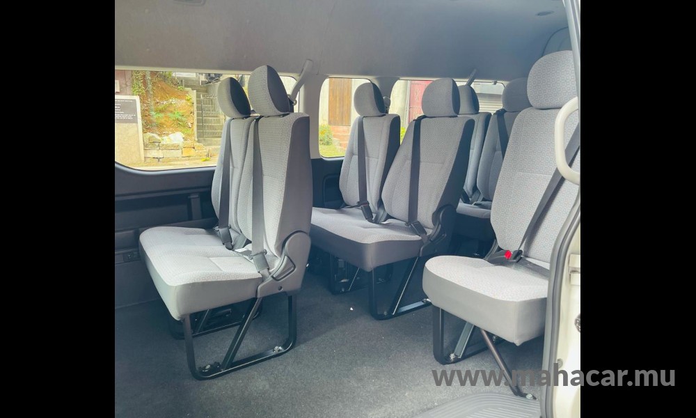 2019 Toyota HIACE GL photo 5