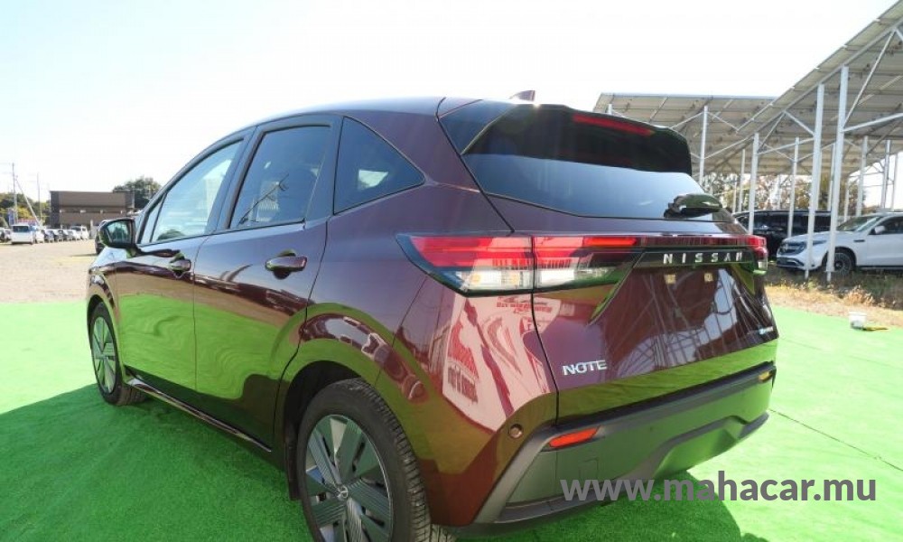 2023 Nissan NOTE E-POWER photo 3