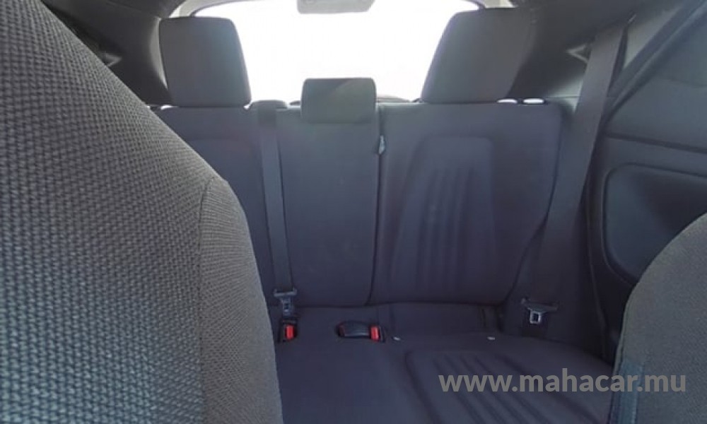 2022 Toyota Yaris Hybrid photo 6