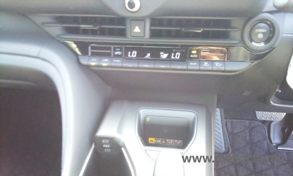 2024 Toyota Crown photo 2