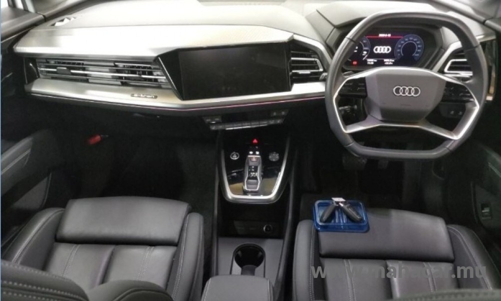 2023 AUDI Q4 photo 5