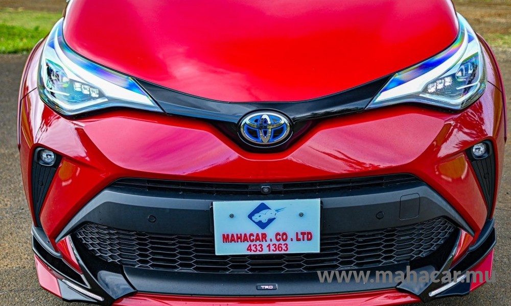 2020 Toyota CHR HYBRID photo 3