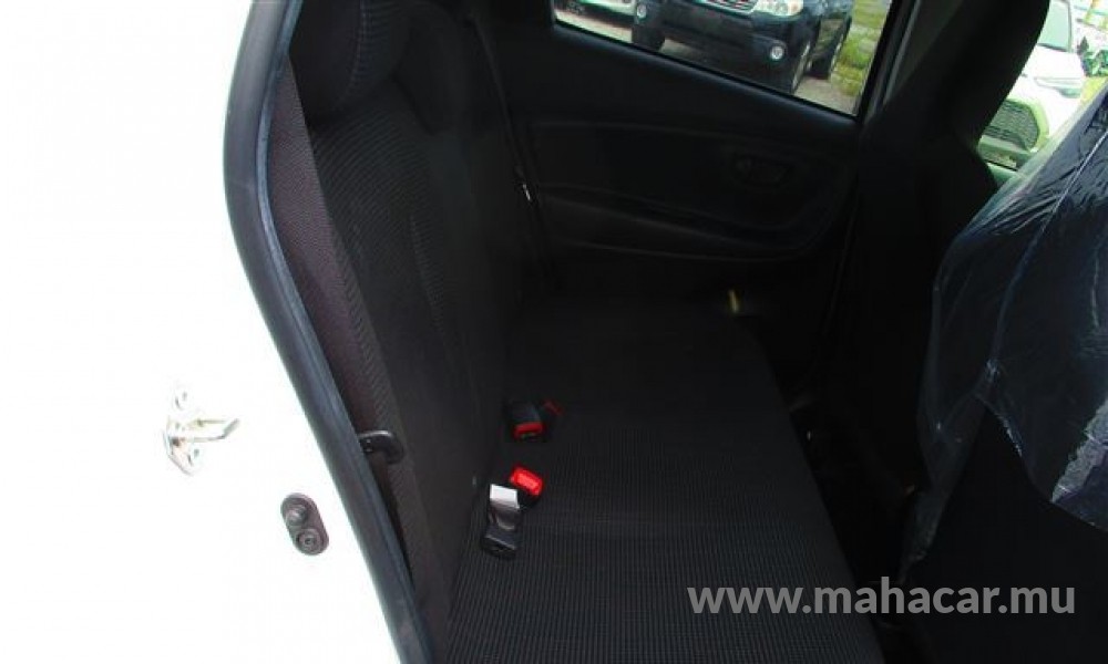 2020 Toyota VITZ HYBRID F photo 9