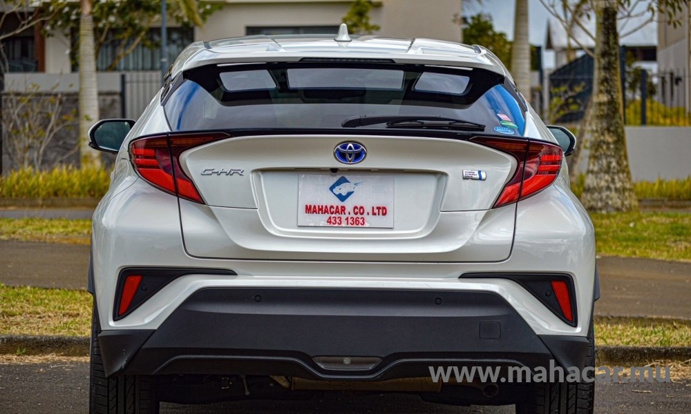 2020 Toyota CHR HYBRID photo 9