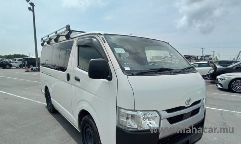 2022 Toyota Hiace photo 14