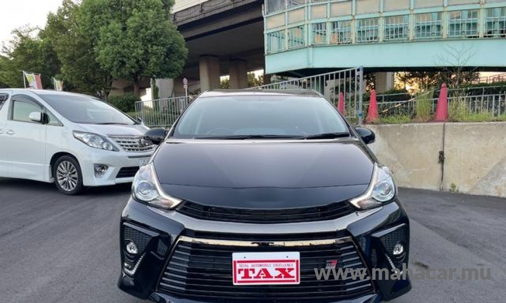 2020 Toyota Prius Alpha photo 17