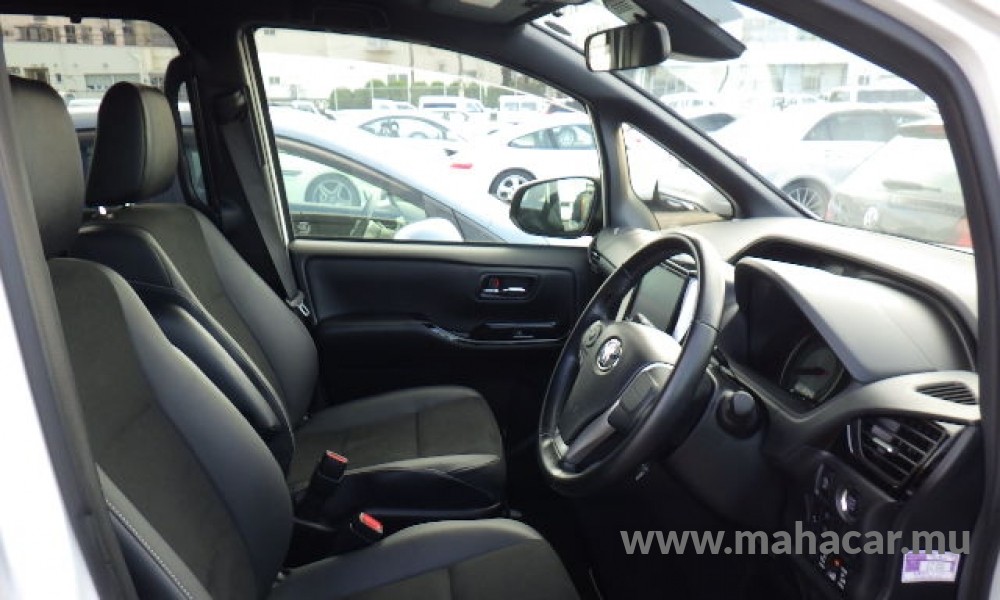 2019 Toyota Noah photo 6