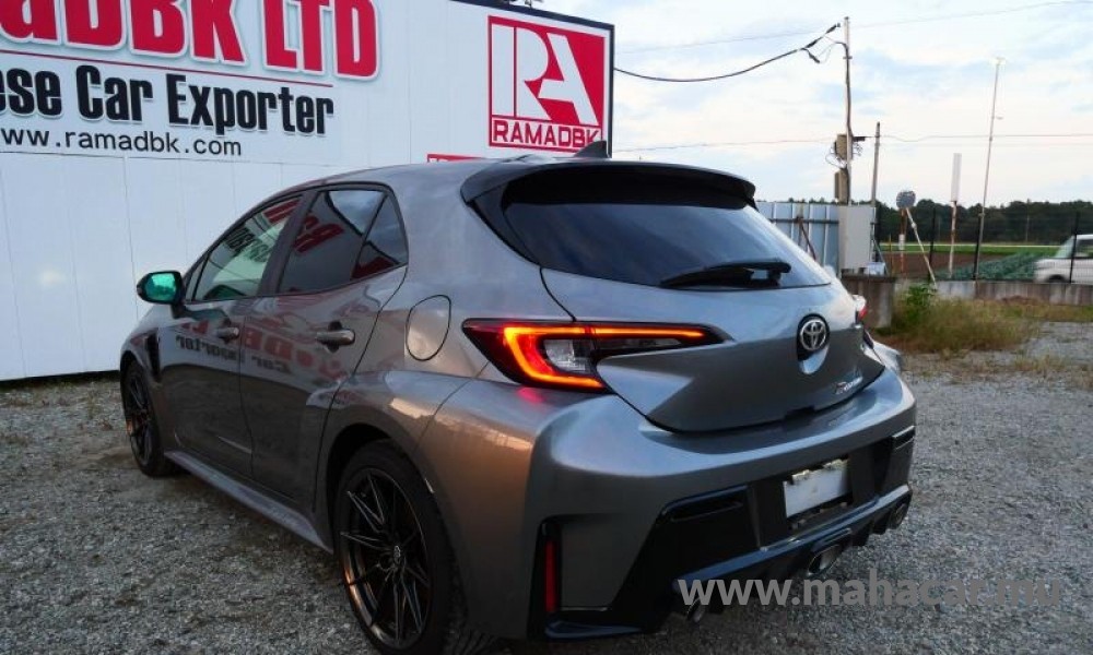2023 Toyota COROLLA GR photo 3