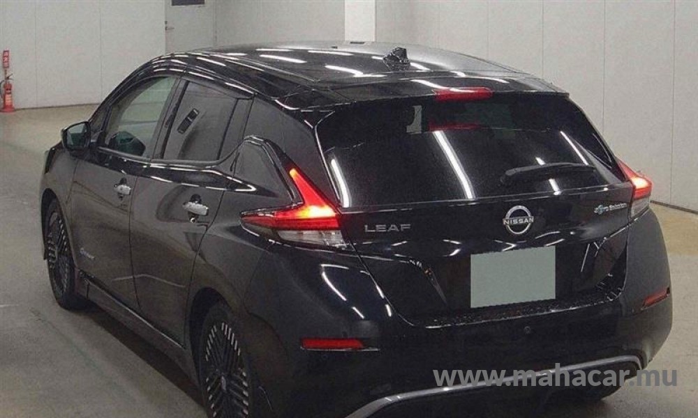 2023 Nissan Leaf photo 3