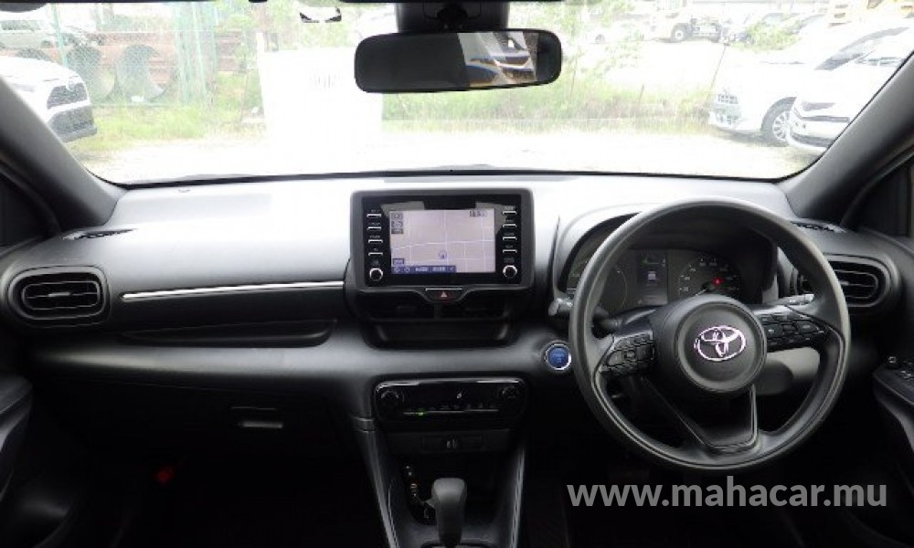 2021 Toyota Yaris Hybrid photo 9