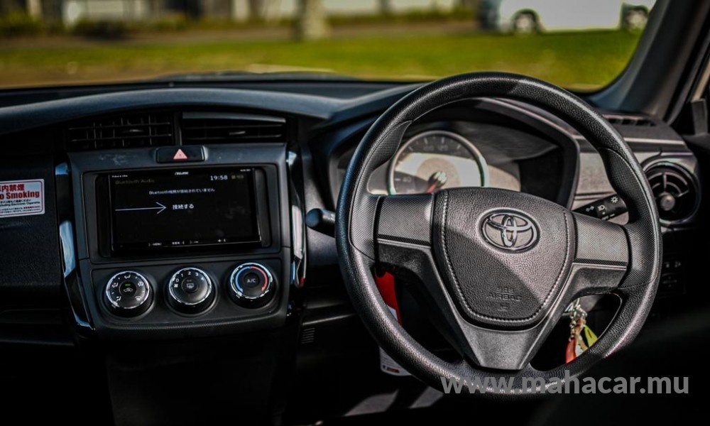 2019 Toyota Corolla Axio photo 4