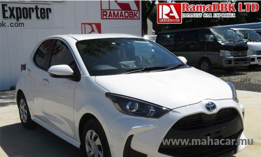 2020 Toyota Yaris, White