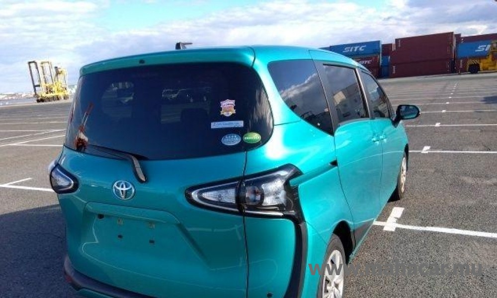 2021 Toyota Sienta photo 3