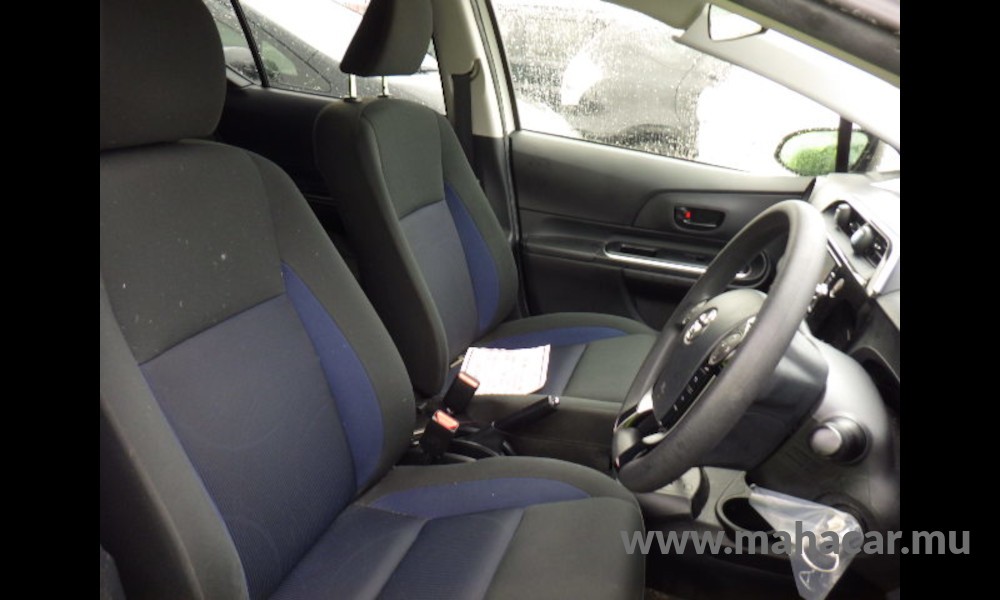 2019 Toyota AQUA photo 4