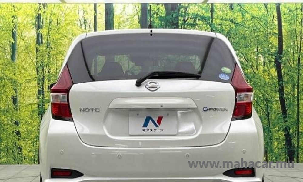 2020 Nissan NOTE E-POWER photo 9