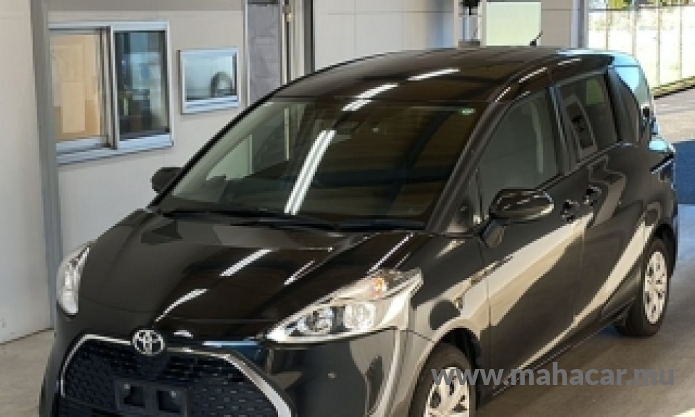2022 Toyota Sienta, Black