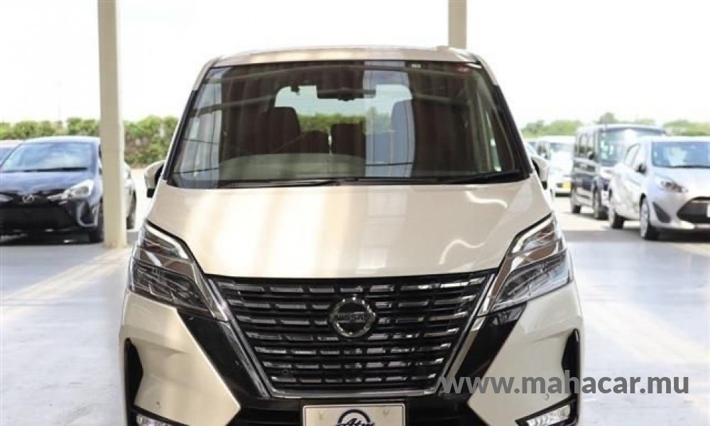 2022 Nissan SERENA photo 2