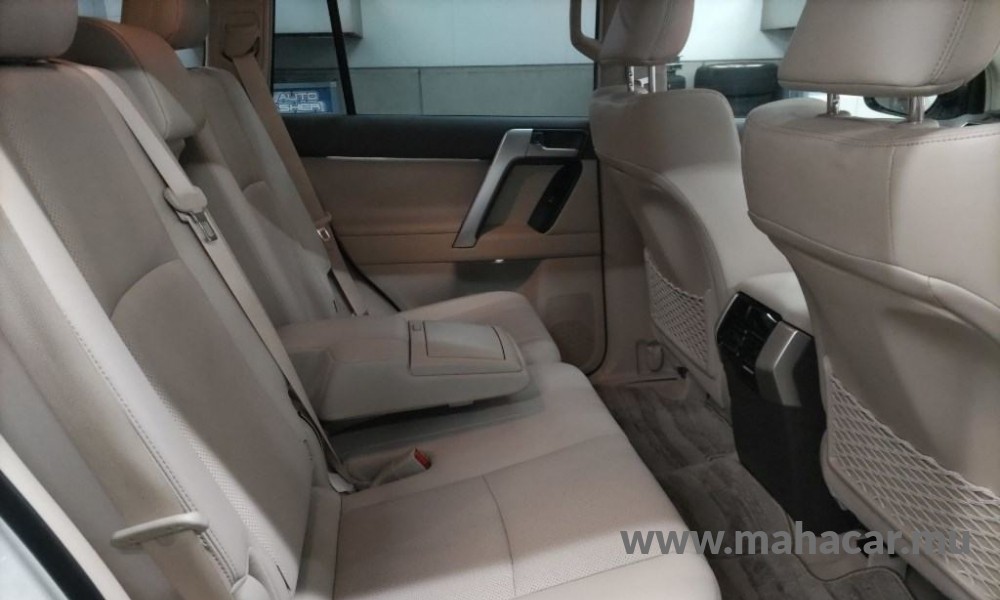2023 Toyota Land Cruiser  Prado photo 2