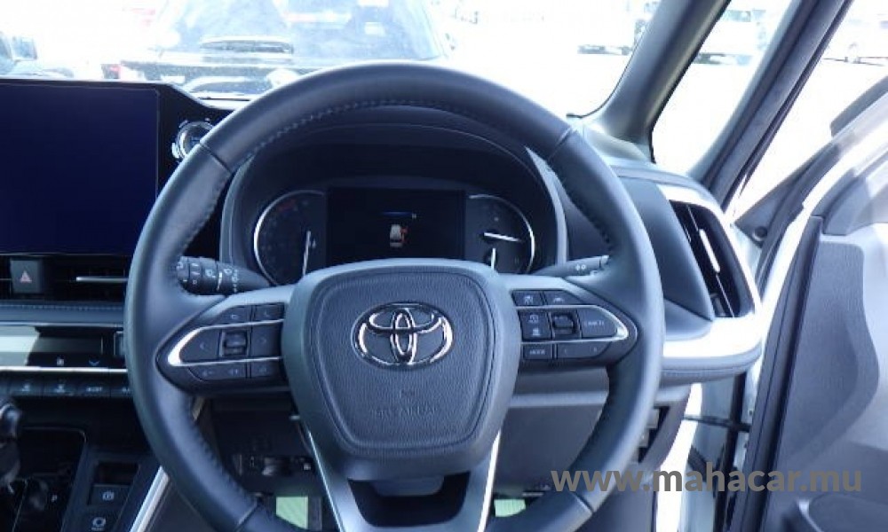 2023 Toyota VOXY photo 11