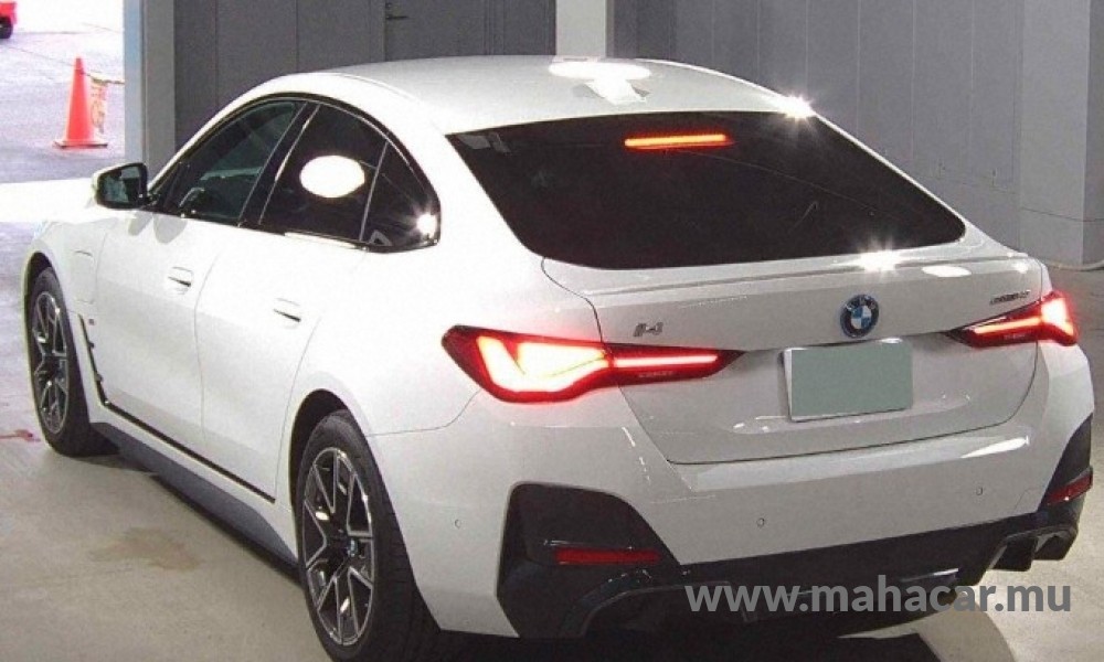 2024 BMW i4 photo 3