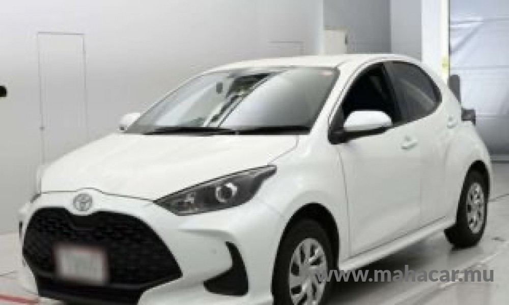 2024 Toyota Yaris, White