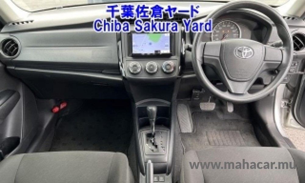 2020 Toyota Corolla Axio photo 2