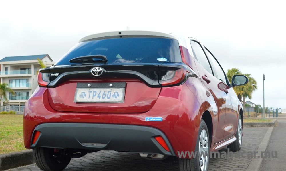 2020 Toyota Yaris photo 12