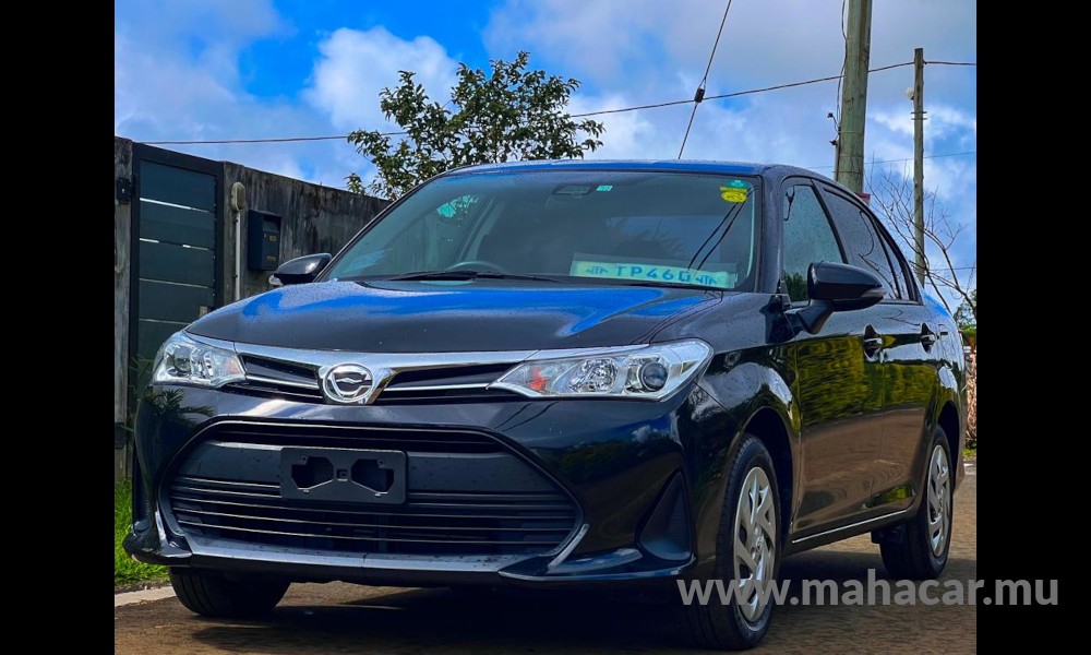 2018 Toyota Corolla Axio photo 2