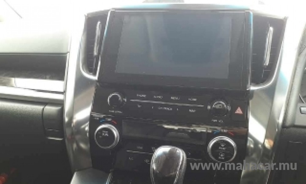 2021 Toyota Alphard photo 9