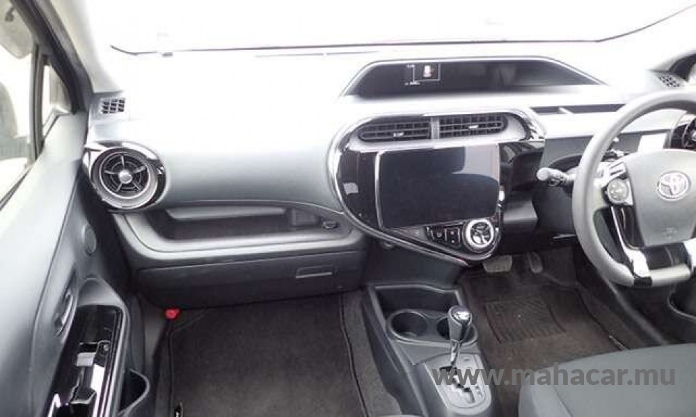 2019 Toyota AQUA photo 6