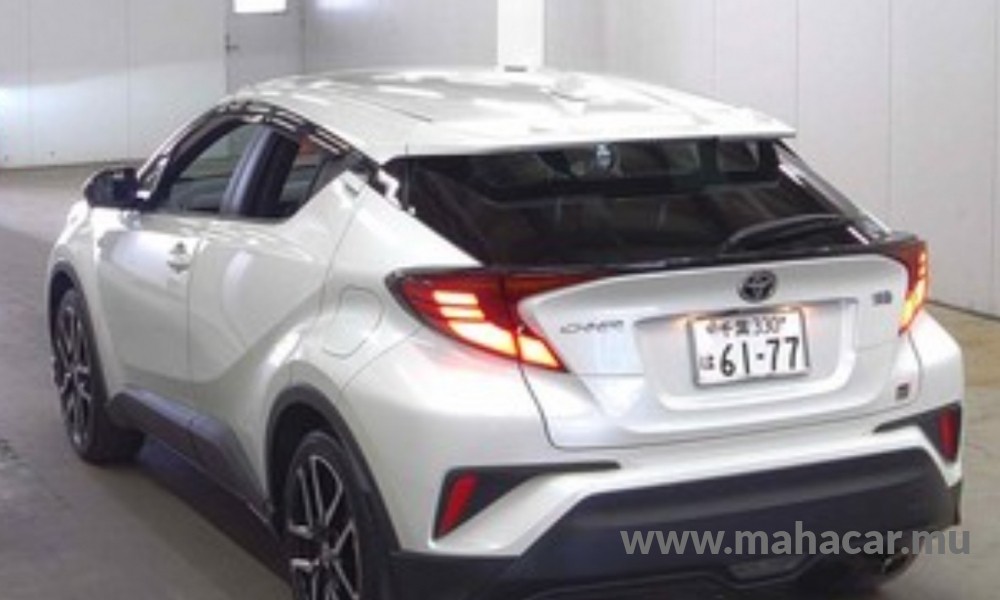 2021 Toyota CHR HYBRID photo 2