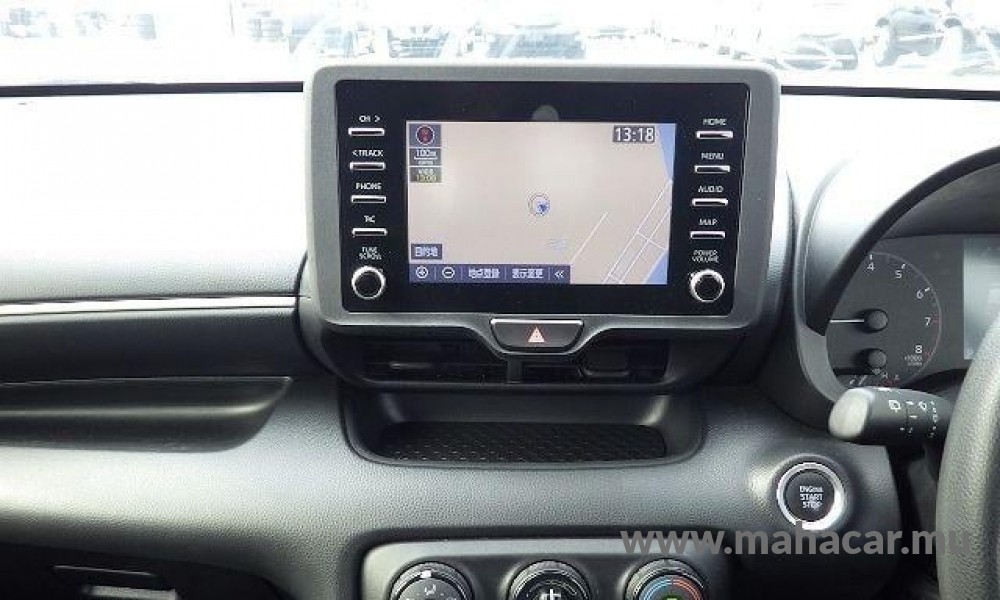 2021 Toyota Yaris photo 5