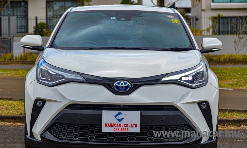2020 Toyota CHR HYBRID, Pearl White