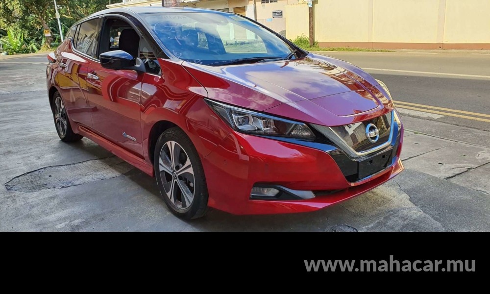 2020 Nissan Leaf G-Edition, Red