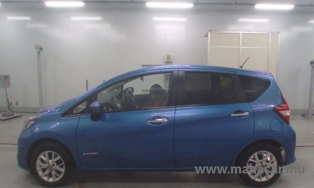 2020 Nissan NOTE E-POWER photo 4