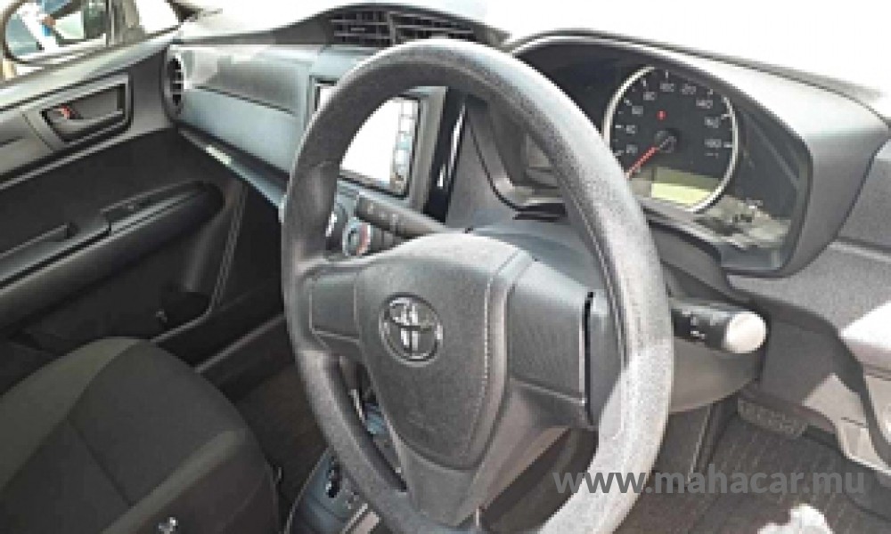 2023 Toyota Corolla Axio photo 7