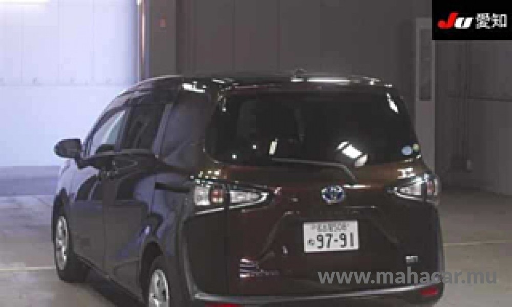 2021 Toyota Sienta Hybrid photo 8