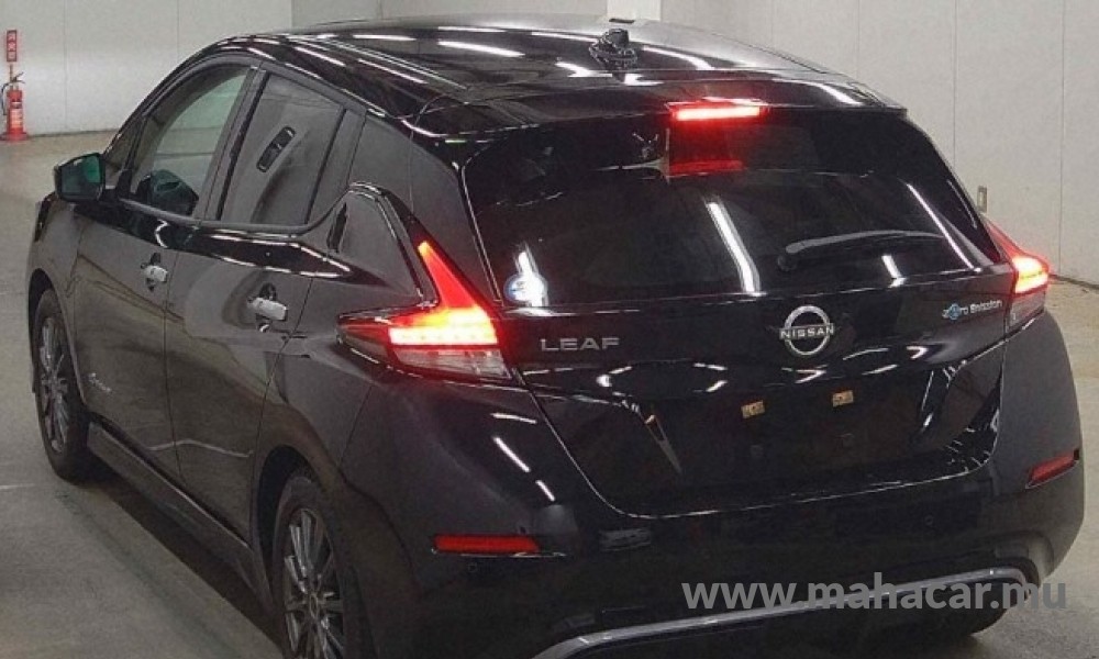 2023 Nissan Leaf photo 2